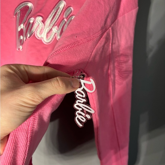 Barbie x Forever 21 Cropped Oversized Sweatshirt Size Large - Picture 4 of 4